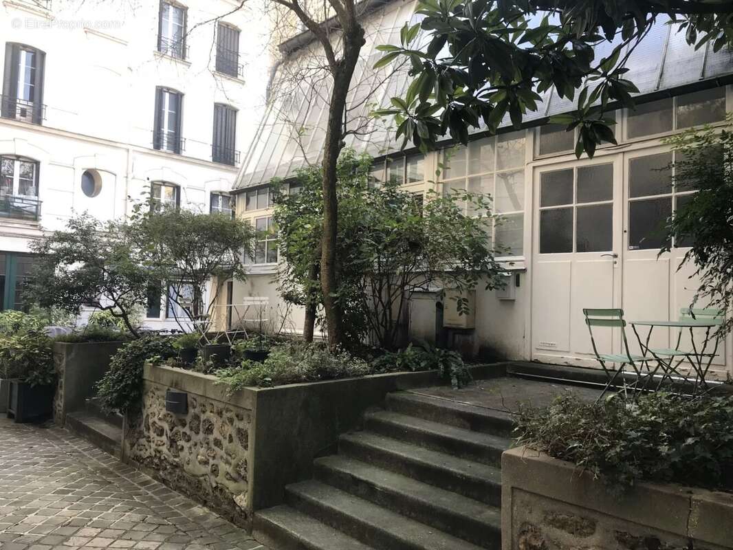 Appartement à PARIS-16E