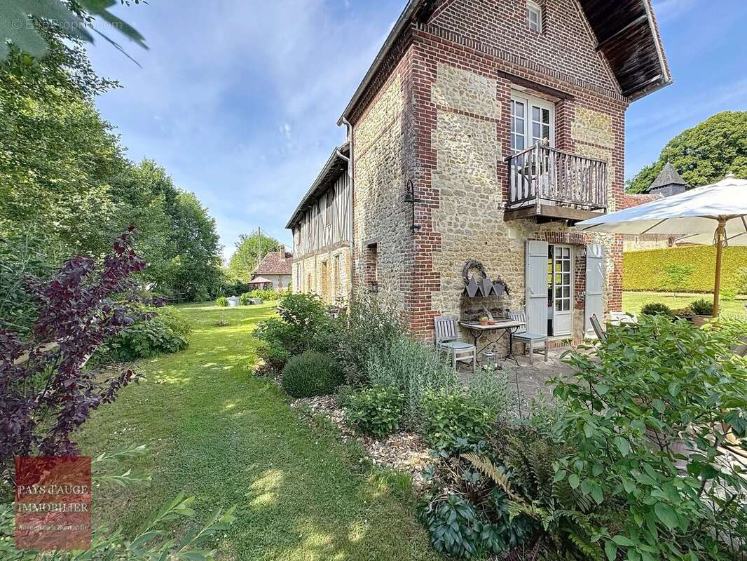 Maison à SAINT-MARTIN-DE-LA-LIEUE