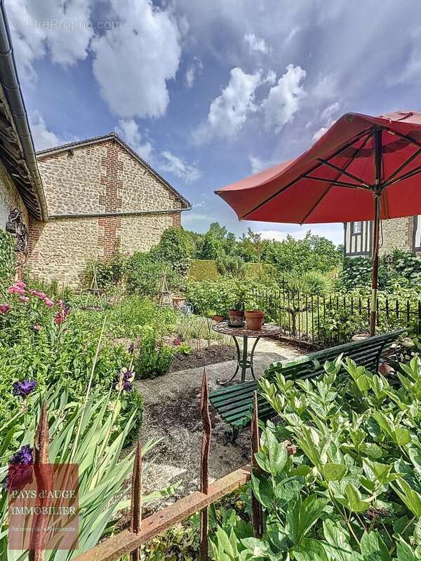 Maison à SAINT-MARTIN-DE-LA-LIEUE