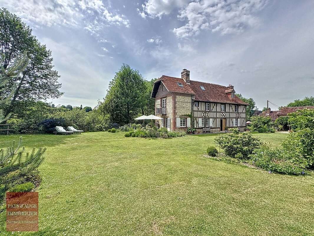 Maison à SAINT-MARTIN-DE-LA-LIEUE