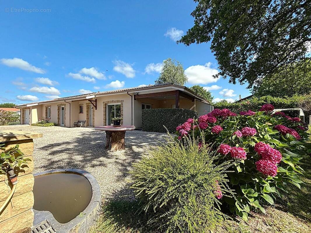 Maison à PARENTIS-EN-BORN