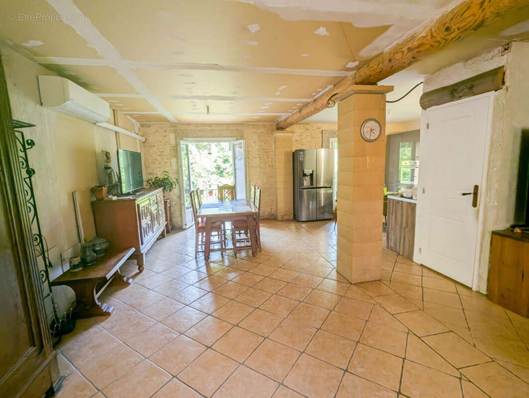 Maison à SAUMANE-DE-VAUCLUSE