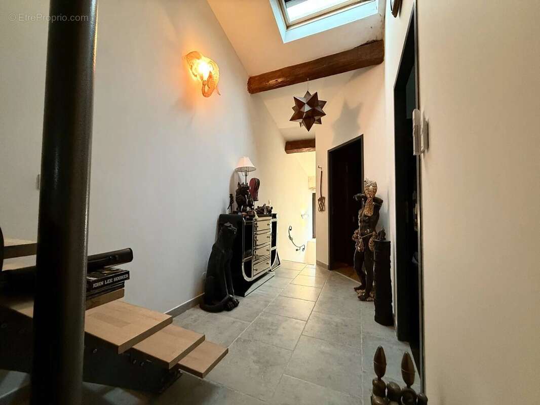 Appartement à LA VACQUERIE-ET-SAINT-MARTIN-DE-CASTRIES