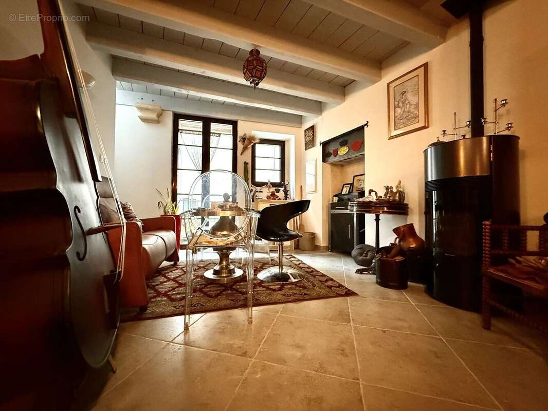 Appartement à LA VACQUERIE-ET-SAINT-MARTIN-DE-CASTRIES