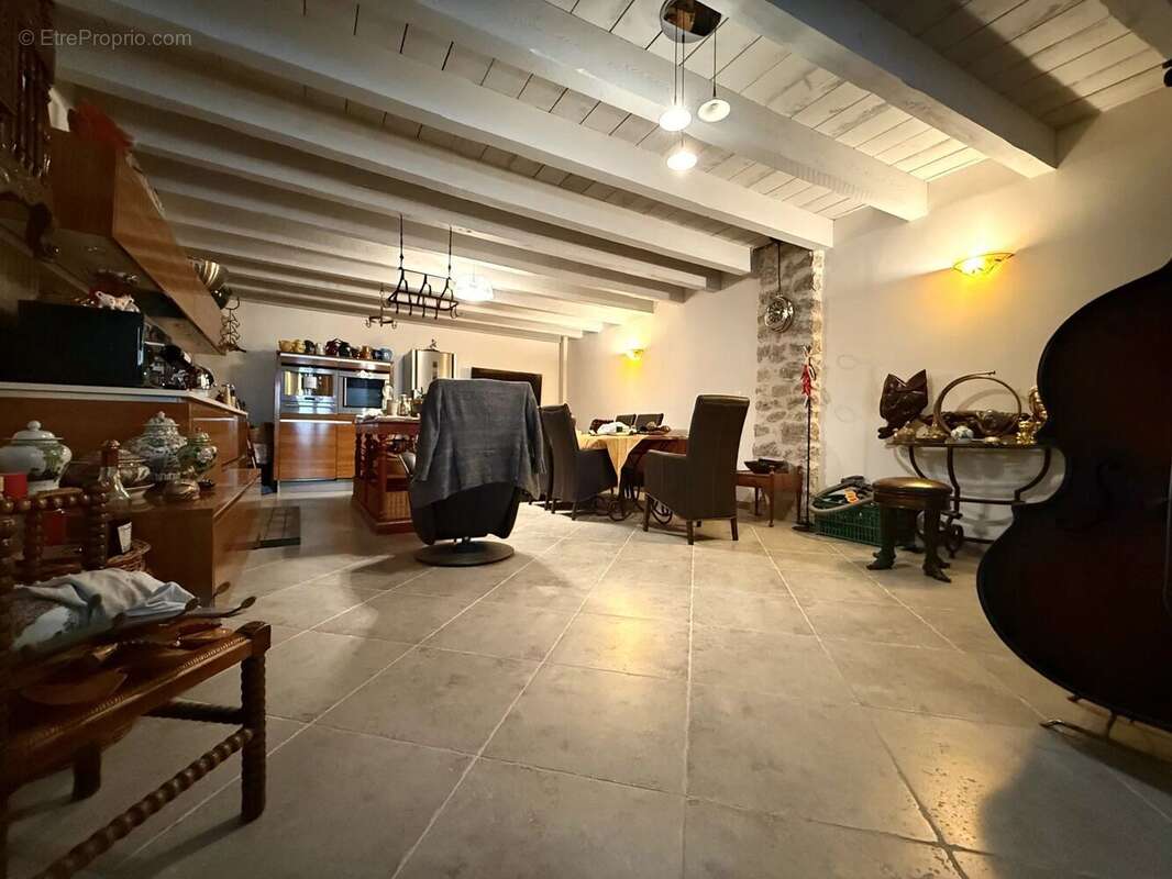 Appartement à LA VACQUERIE-ET-SAINT-MARTIN-DE-CASTRIES