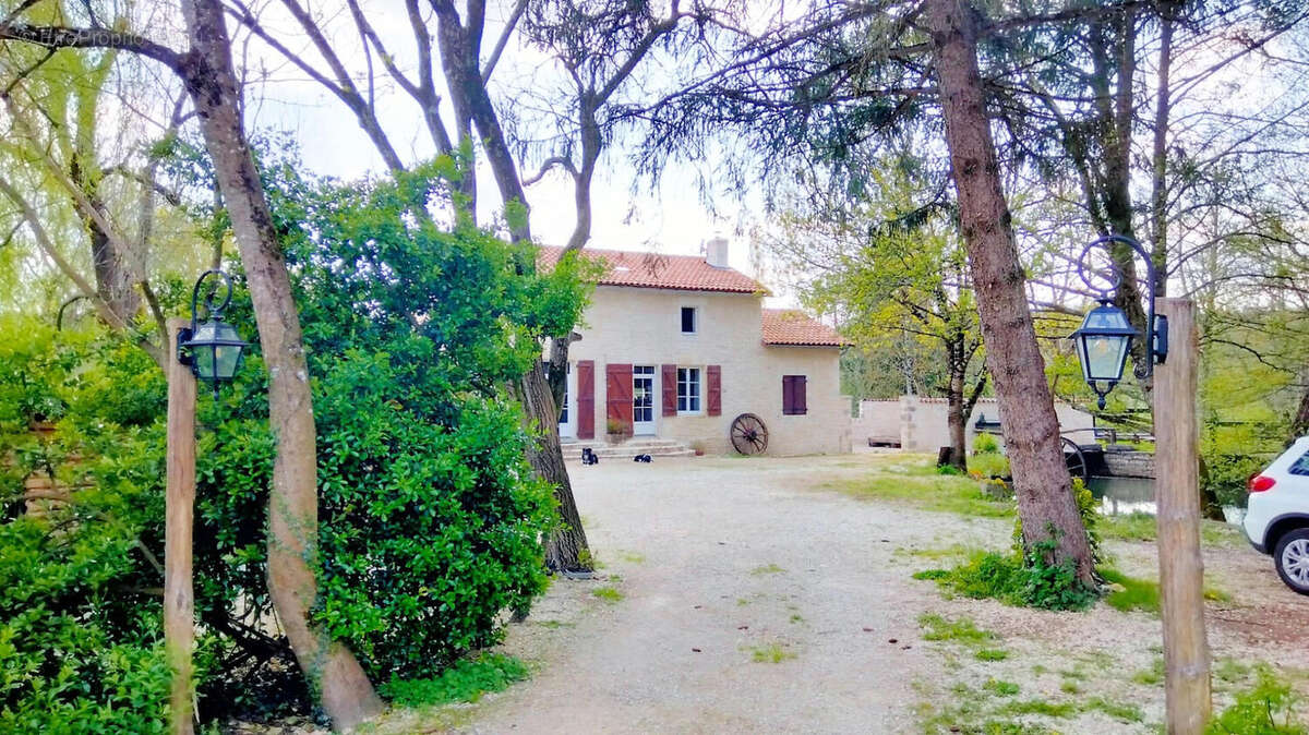 IMG-20230525-WA0008 - Maison à LIZANT