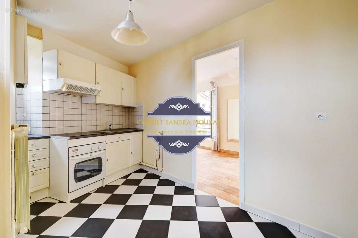 Appartement à PARIS-3E