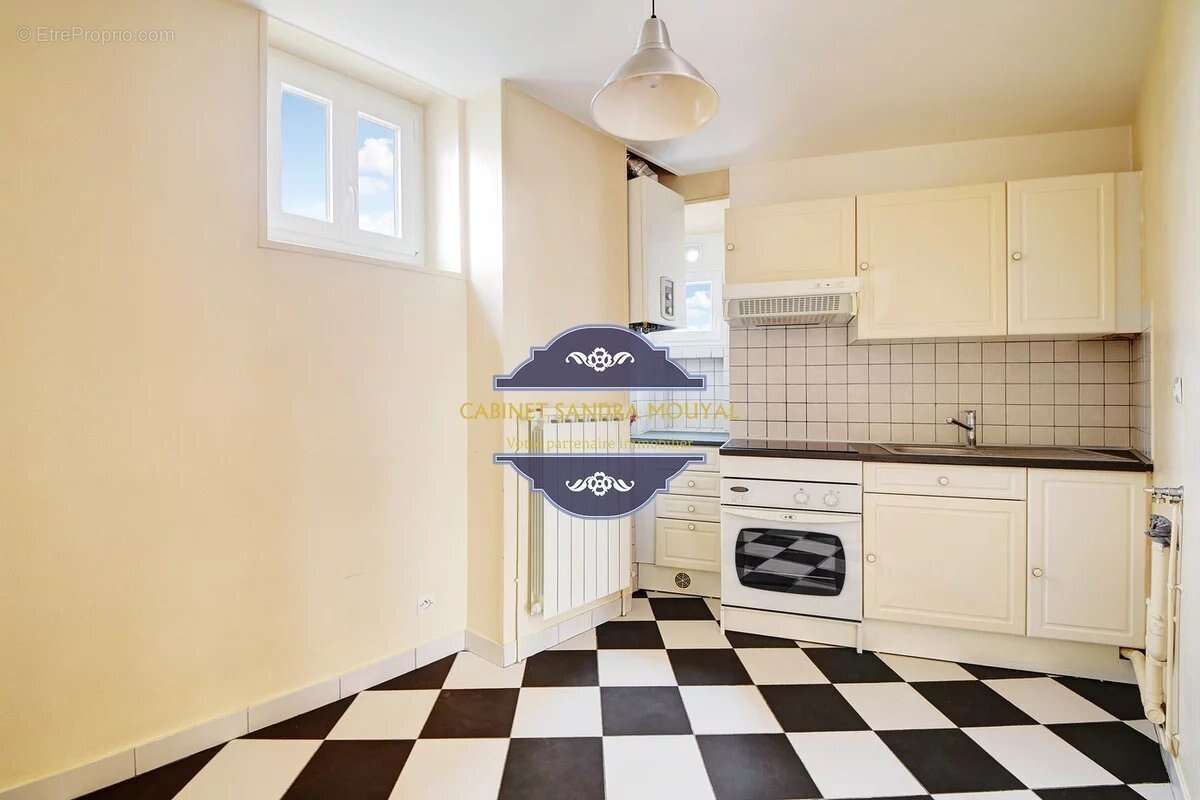 Appartement à PARIS-3E