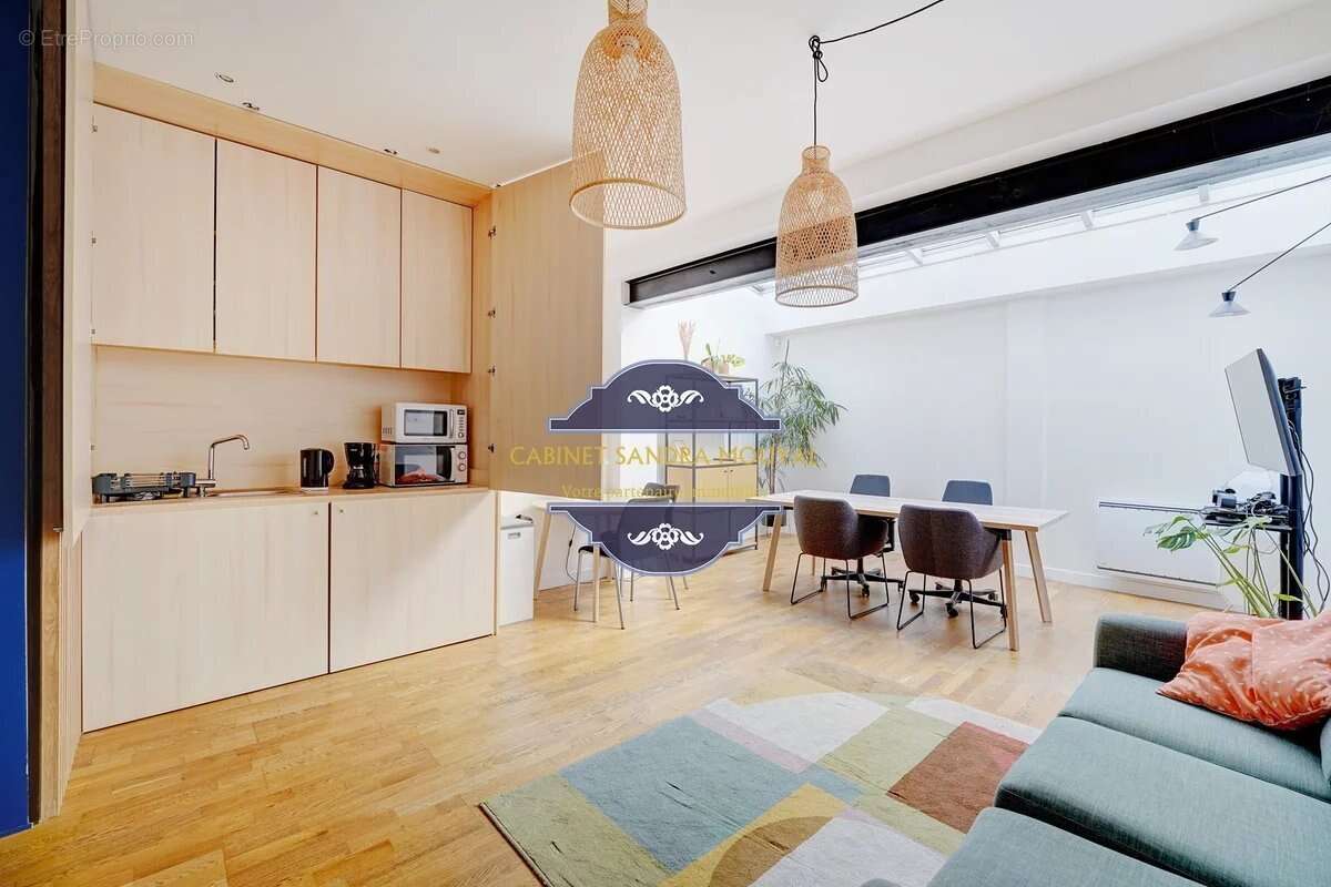 Commerce à PARIS-11E