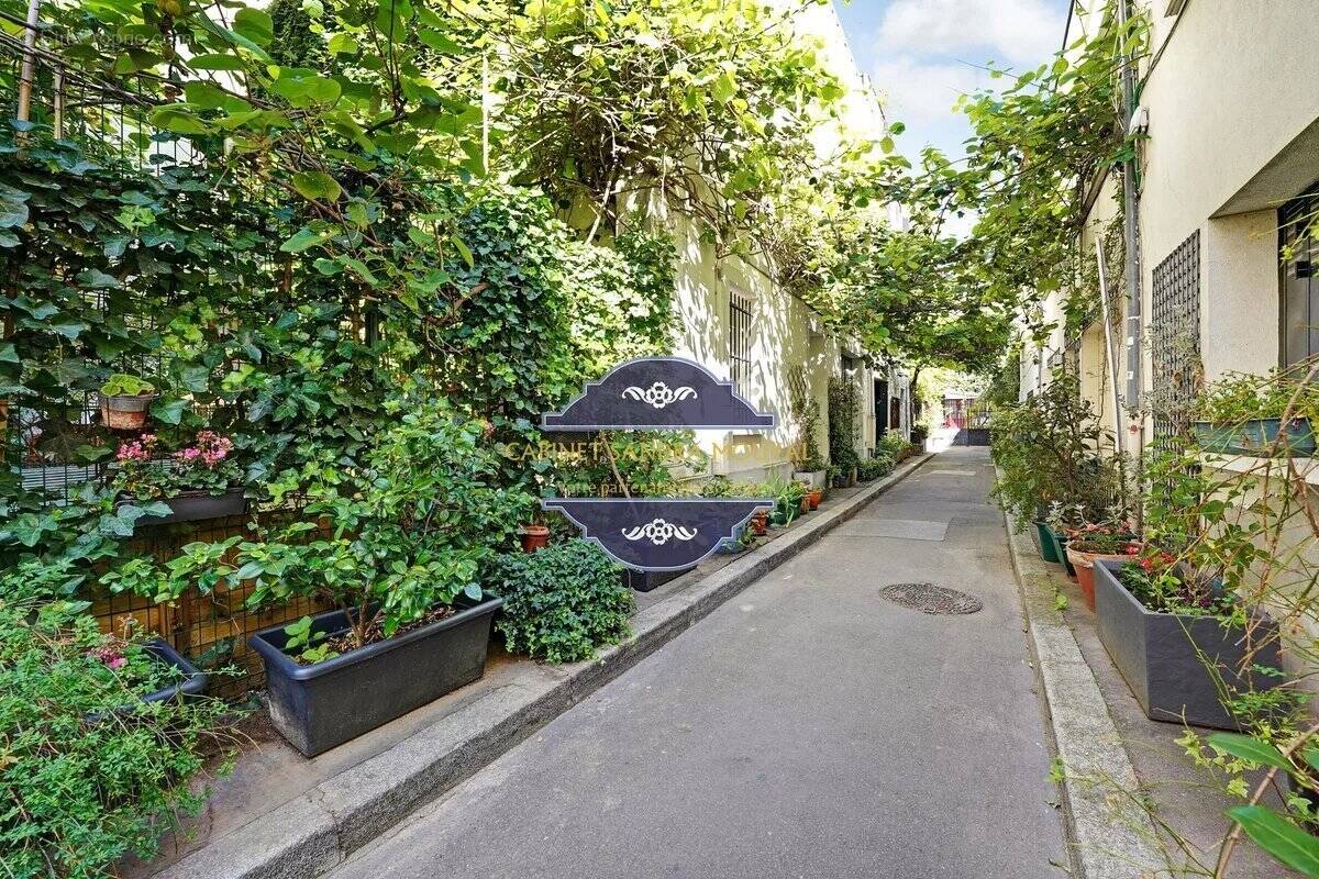 Commerce à PARIS-11E