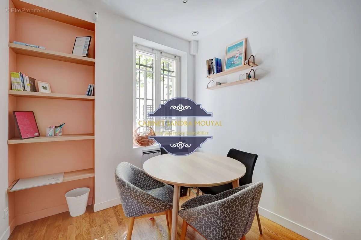 Commerce à PARIS-11E