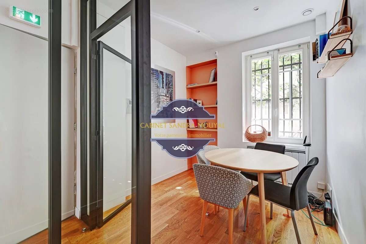 Commerce à PARIS-11E