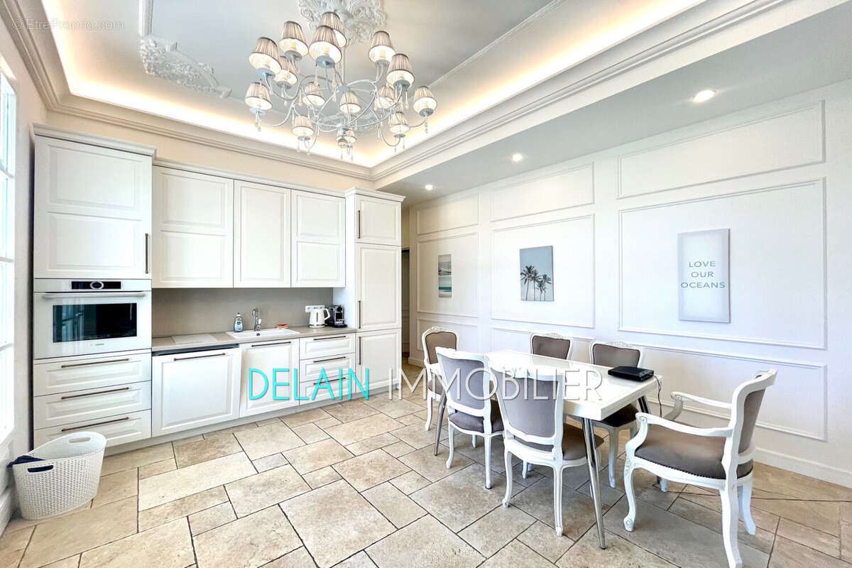 Maison à SAINT-LAURENT-DU-VAR