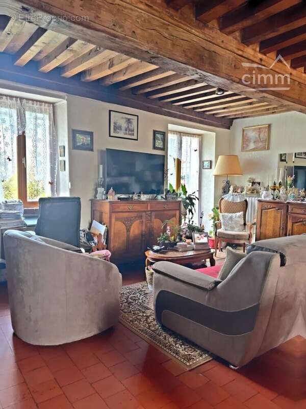 Maison à QUARRE-LES-TOMBES