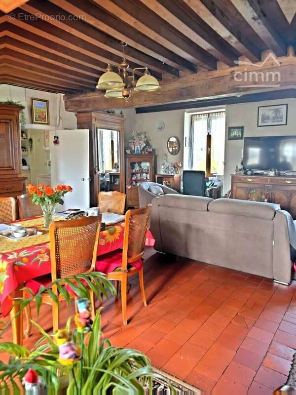 Maison à QUARRE-LES-TOMBES