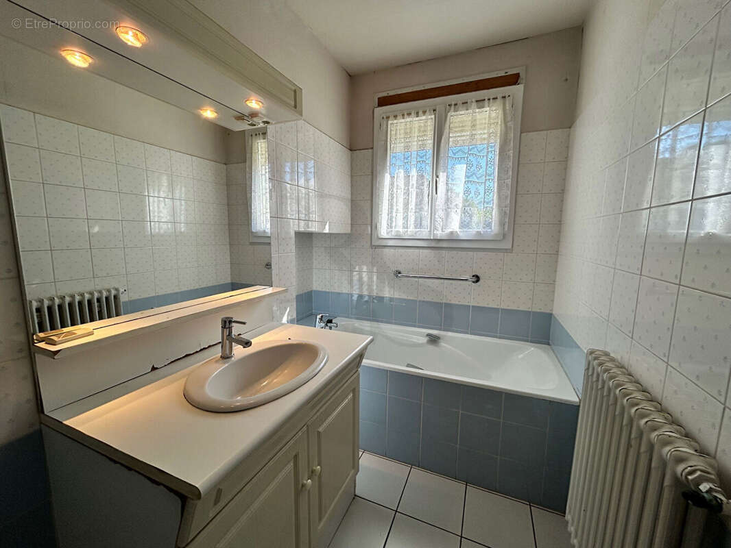 Maison à LA SELLE-LA-FORGE