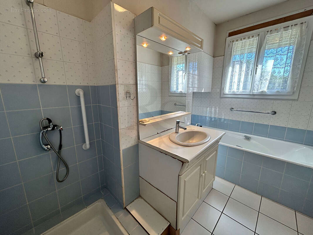 Maison à LA SELLE-LA-FORGE