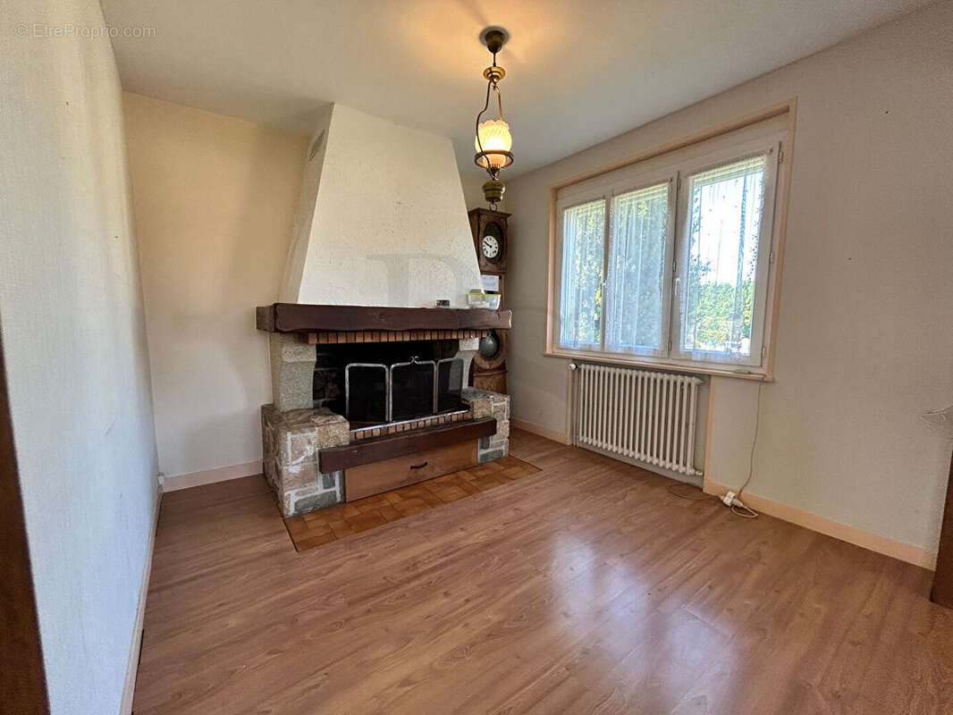 Maison à LA SELLE-LA-FORGE