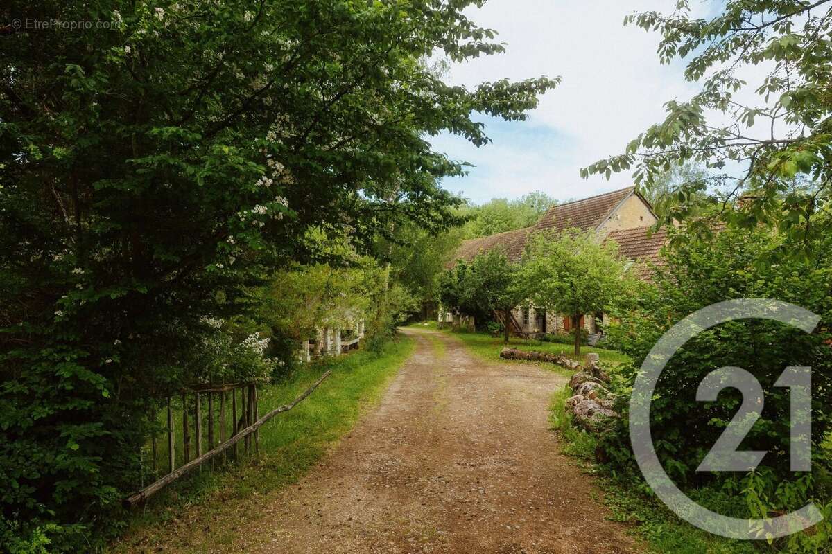 Maison à MOURON-SUR-YONNE