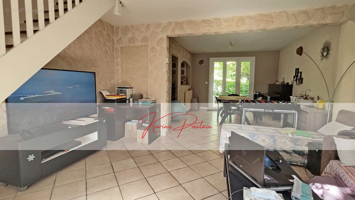 Maison à AMBARES-ET-LAGRAVE