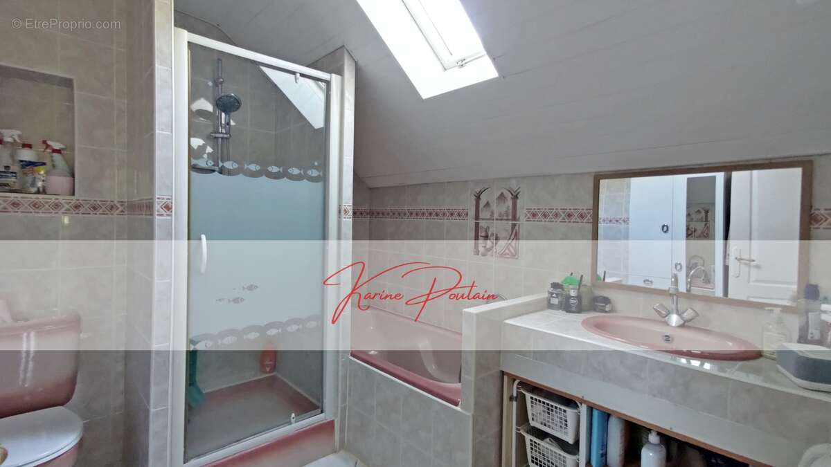 Maison à AMBARES-ET-LAGRAVE