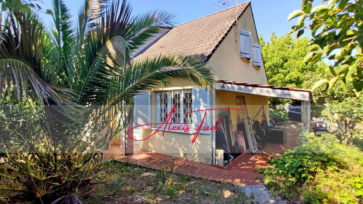 Maison à AMBARES-ET-LAGRAVE
