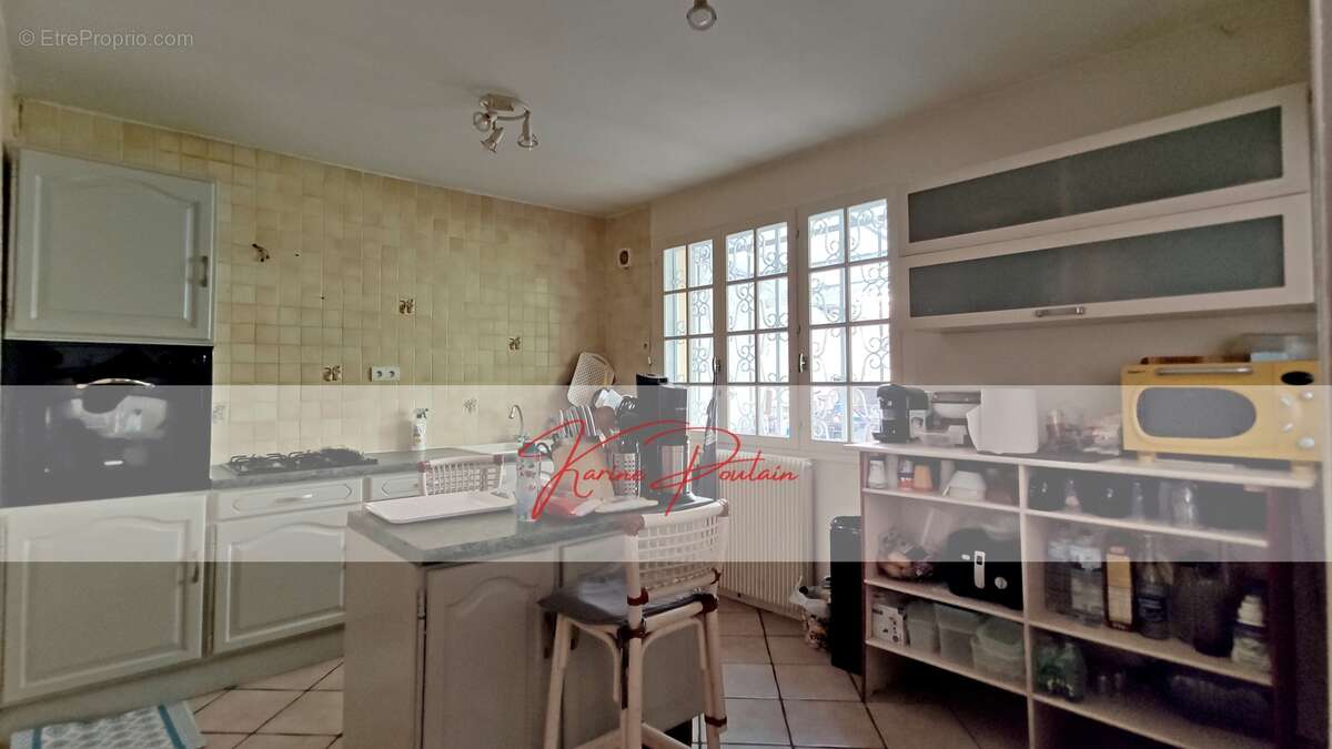 Maison à AMBARES-ET-LAGRAVE