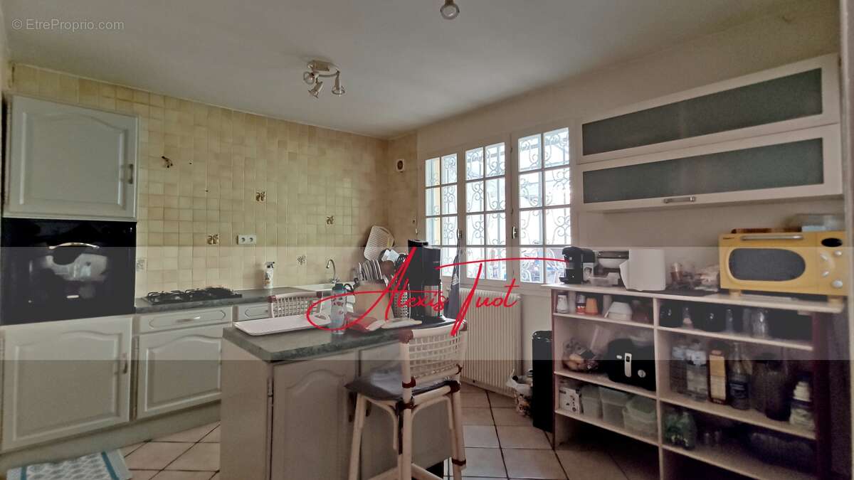 Maison à AMBARES-ET-LAGRAVE