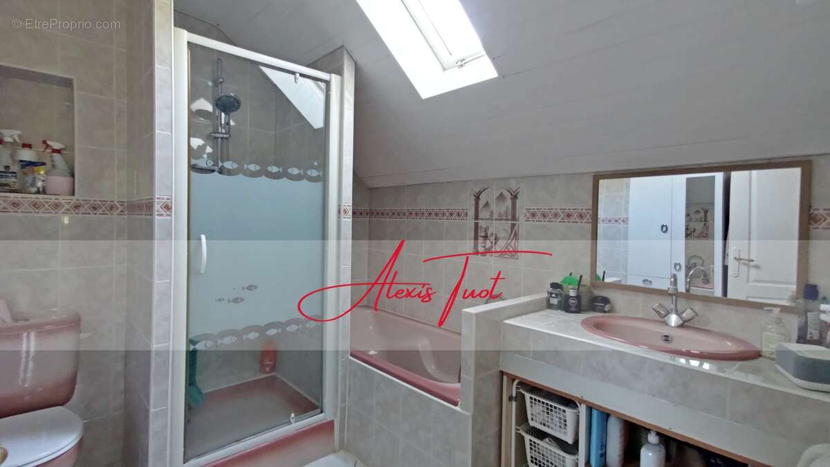 Maison à AMBARES-ET-LAGRAVE