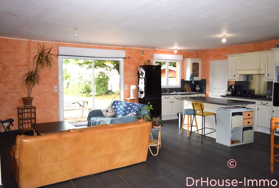 Maison à SAINT-SAUVANT