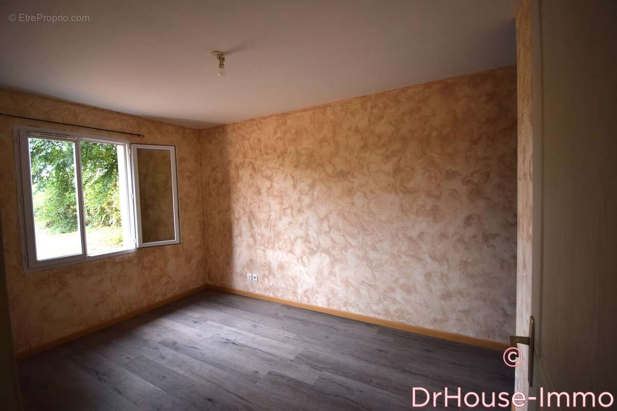 Maison à SAINT-SAUVANT