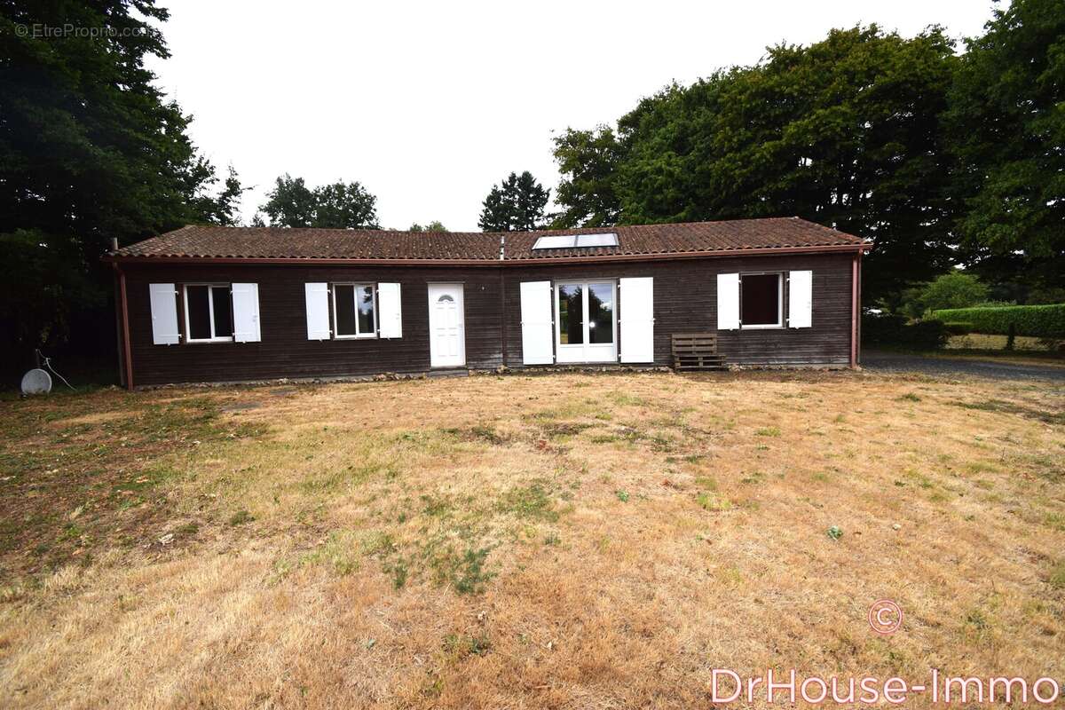 Maison à SAINT-SAUVANT