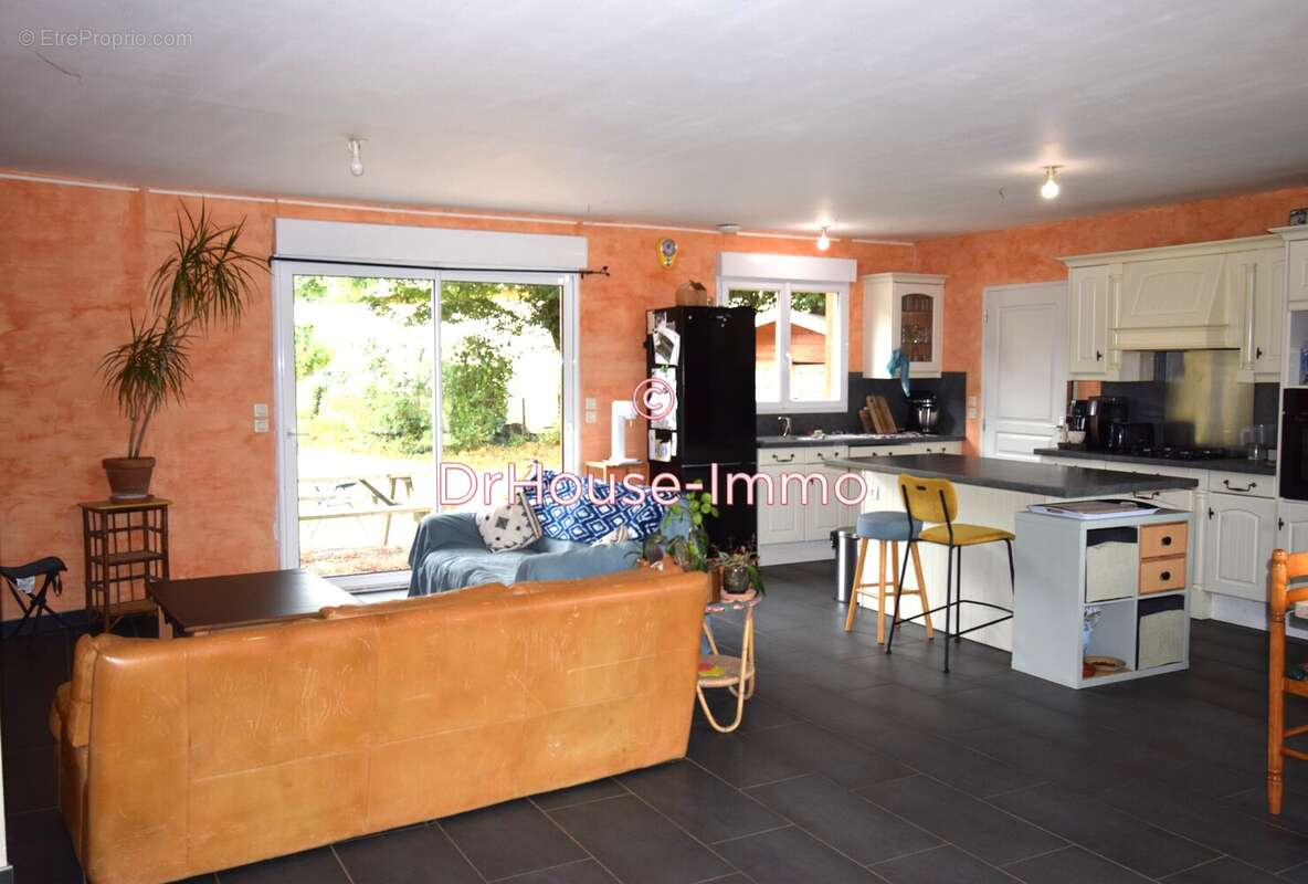 Maison à SAINT-SAUVANT