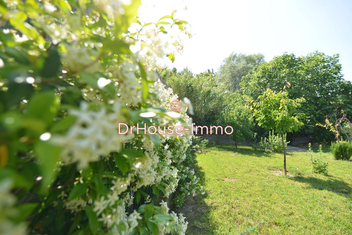 Maison à SAINT-VICTOR-LA-COSTE