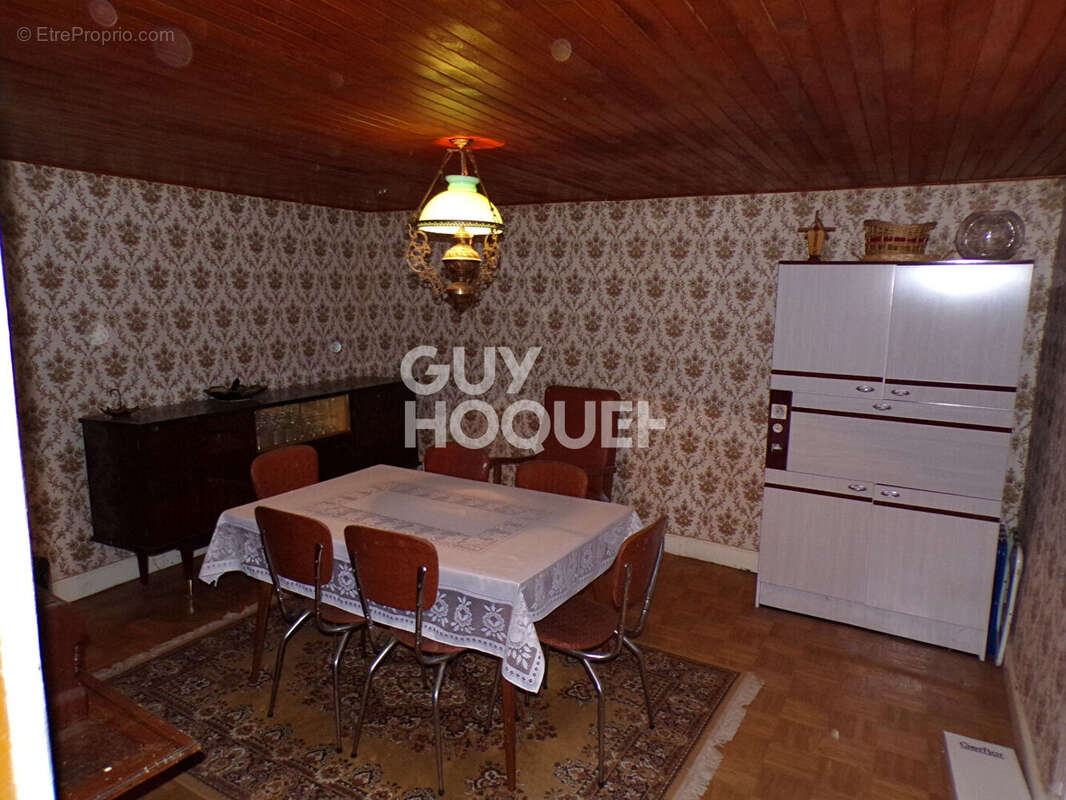 Maison à MAZEYRAT-D&#039;ALLIER