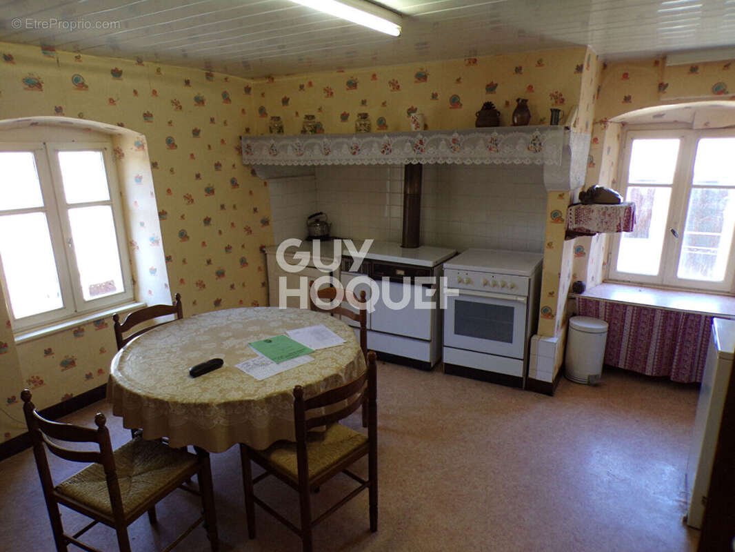 Maison à MAZEYRAT-D&#039;ALLIER