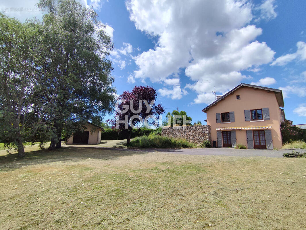 Maison à NOIRETABLE