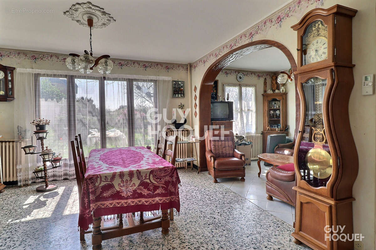 Maison à SAINT-MICHEL-SUR-ORGE