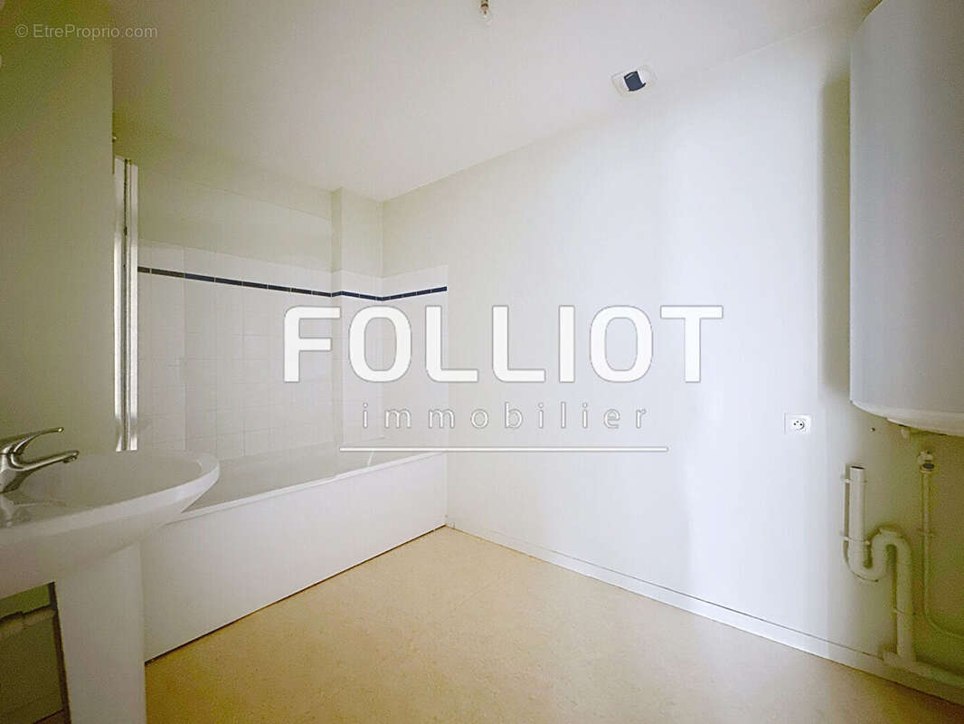 Appartement à DONVILLE-LES-BAINS