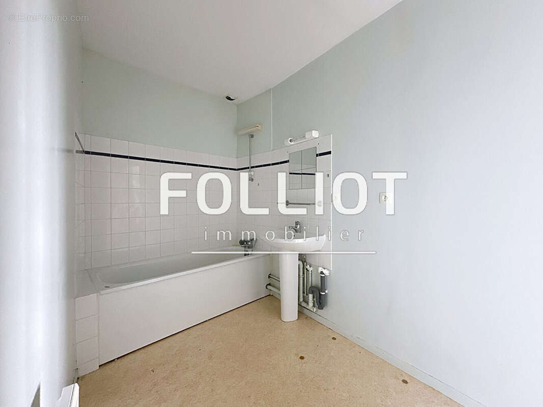 Appartement à DONVILLE-LES-BAINS