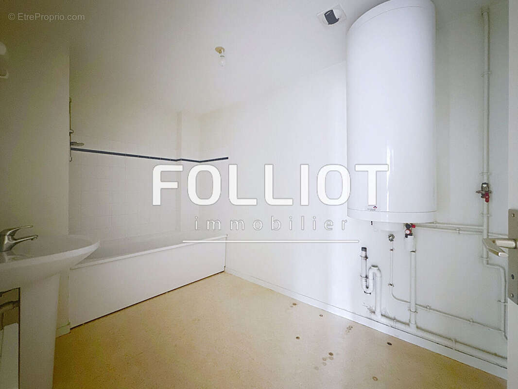 Appartement à DONVILLE-LES-BAINS