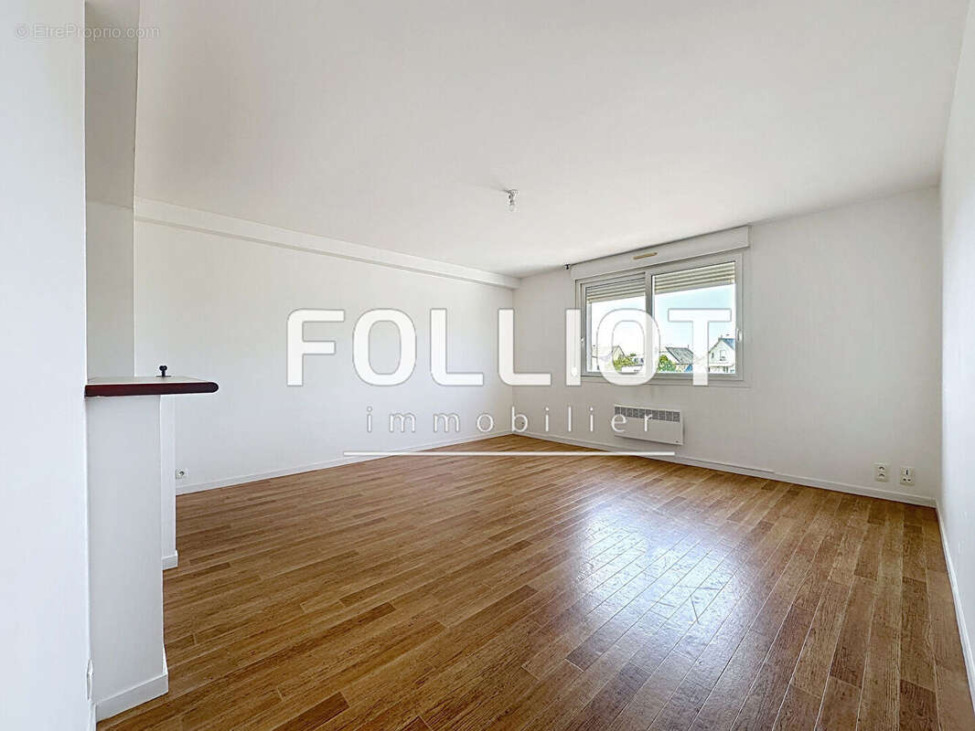 Appartement à DONVILLE-LES-BAINS