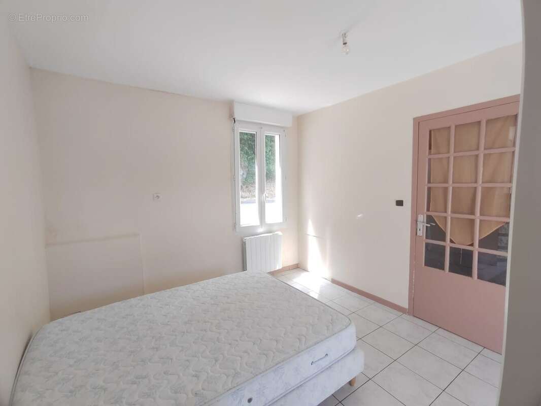 Maison à SAINT-MARTIN-DES-CHAMPS