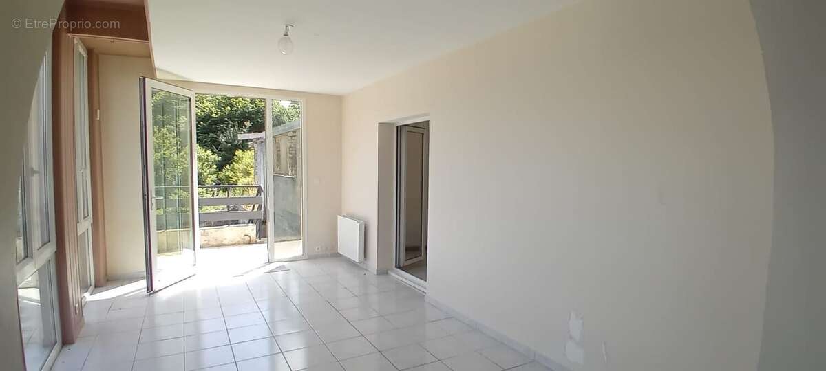 Maison à SAINT-MARTIN-DES-CHAMPS