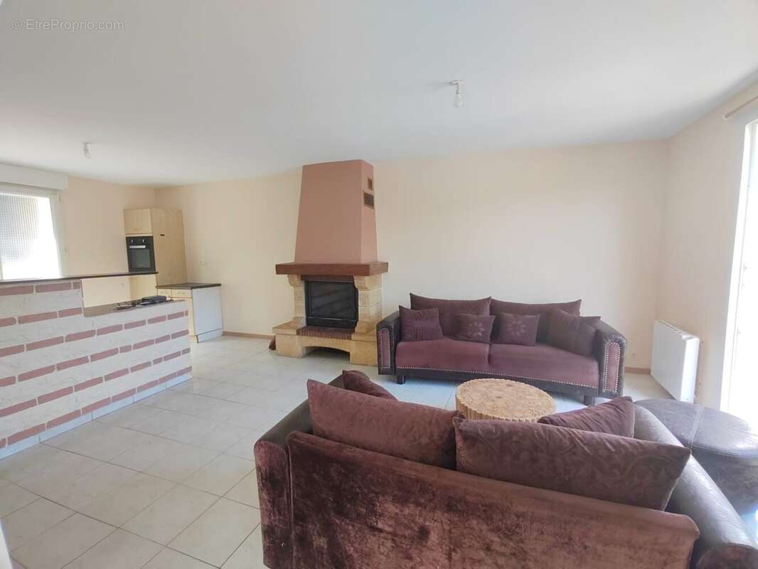 Maison à SAINT-MARTIN-DES-CHAMPS