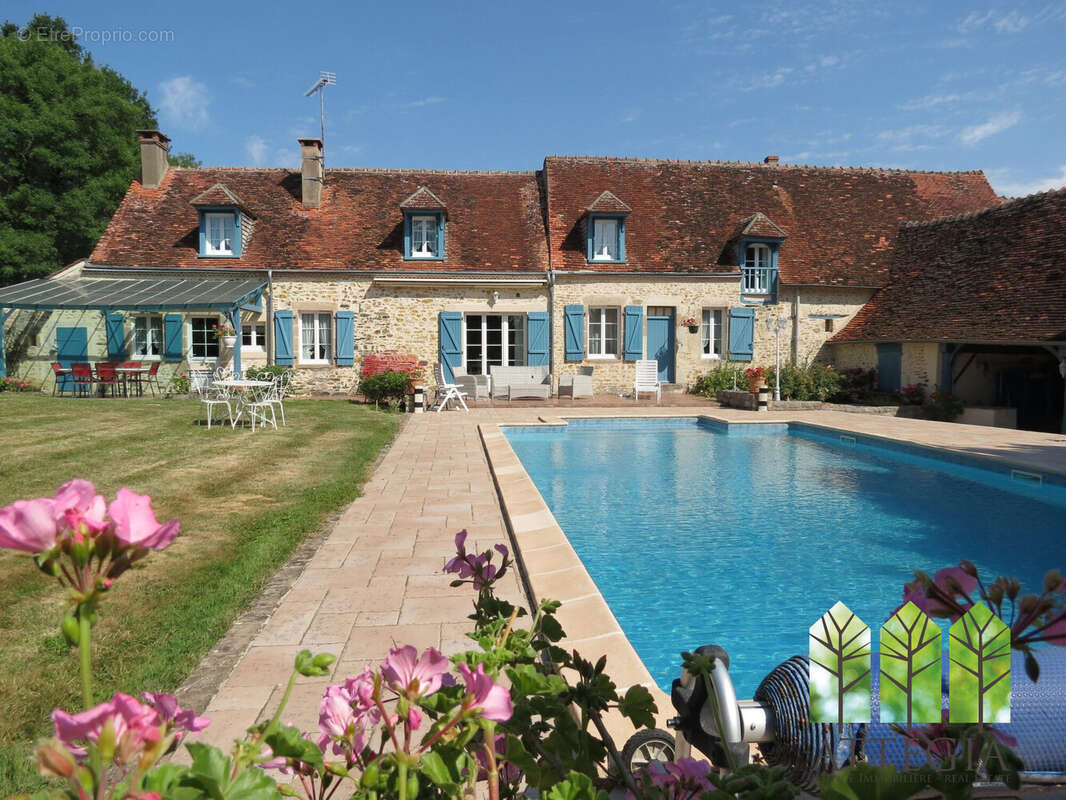 Maison à SAINT-DENIS-DE-JOUHET