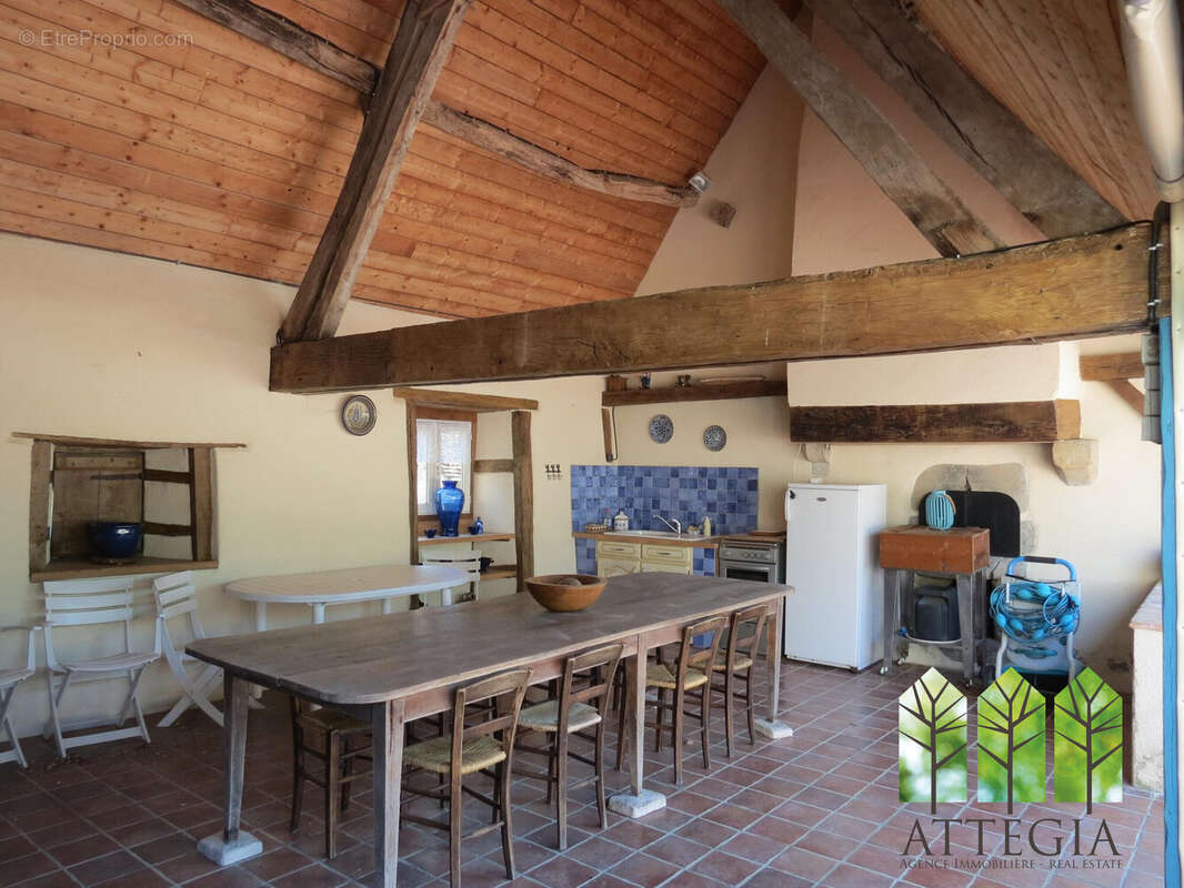 Maison à SAINT-DENIS-DE-JOUHET