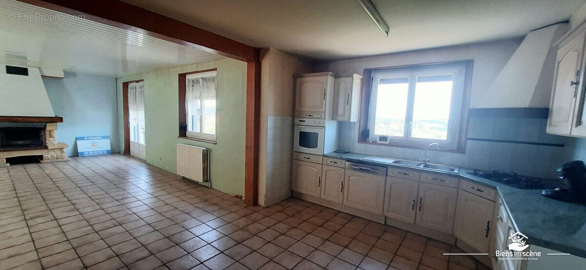 Maison à BIANS-LES-USIERS