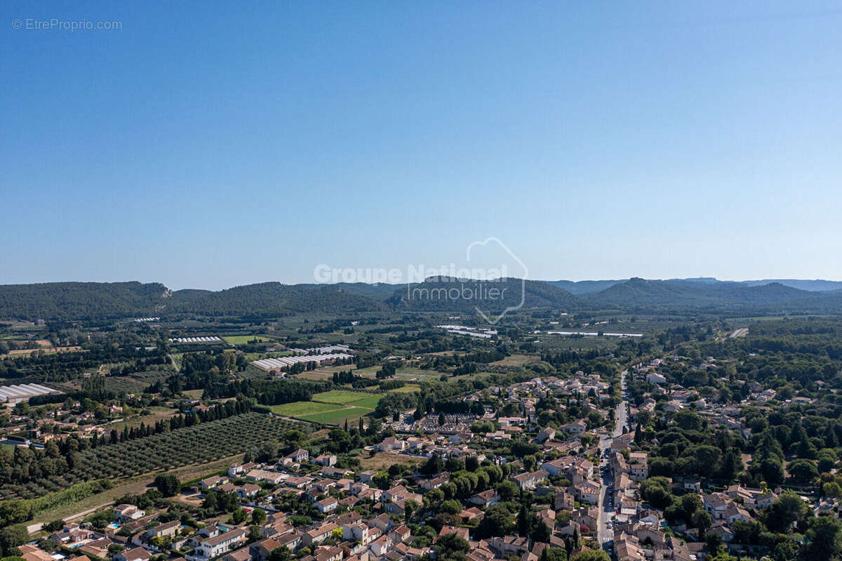 Terrain à FONTVIEILLE