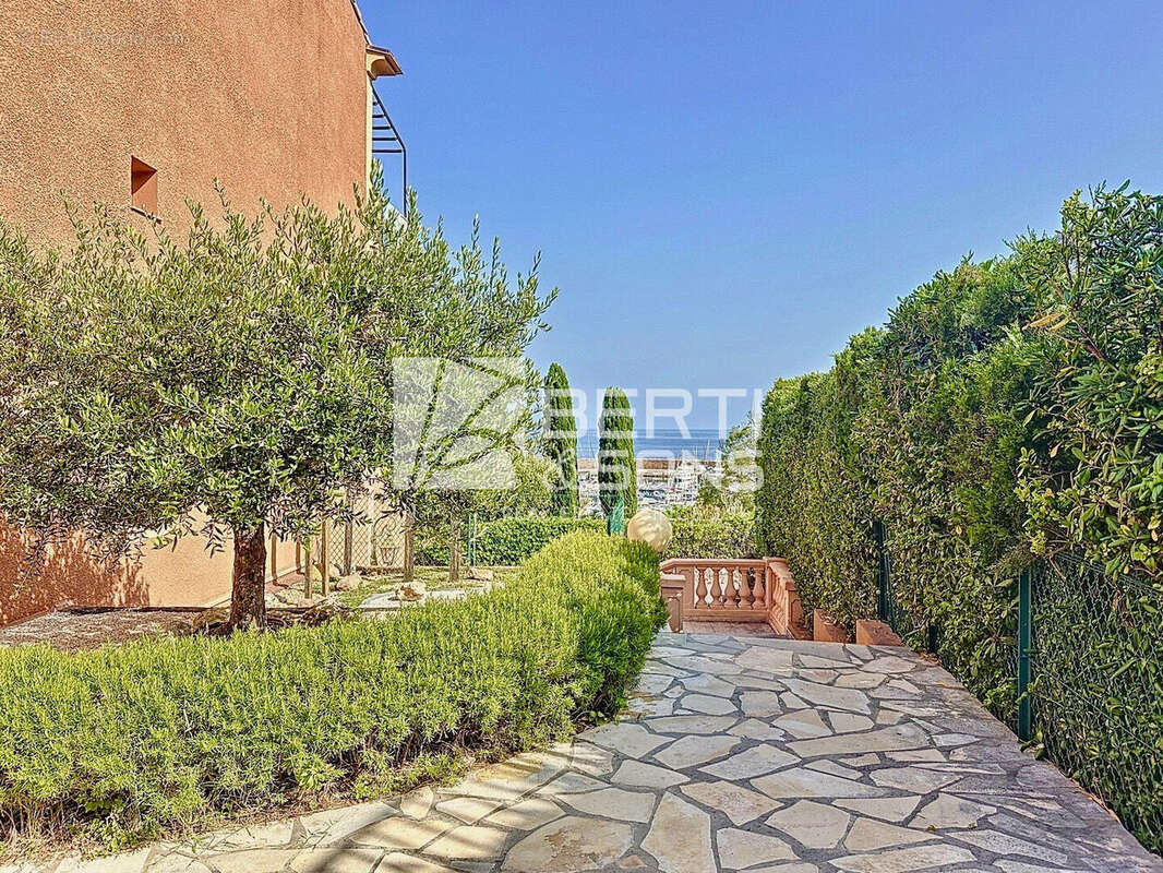 Appartement à THEOULE-SUR-MER